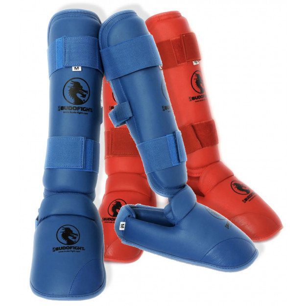 La Boutique Karate. La Boutique Accessoires. Protège-tibias & pieds Karate de couleur bleue ou rouge.