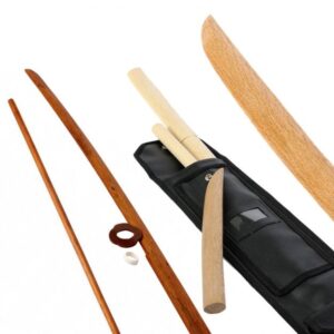 La Boutique Aïkido. La Boutique Accessoires. Pack d'armes (Bokken, Jō, Tantō) en bois de chêne rouge.