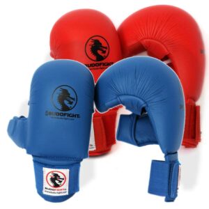 La Boutique Karate. La Boutique Accessoires. Gants de Karate de couleur bleue ou rouge.